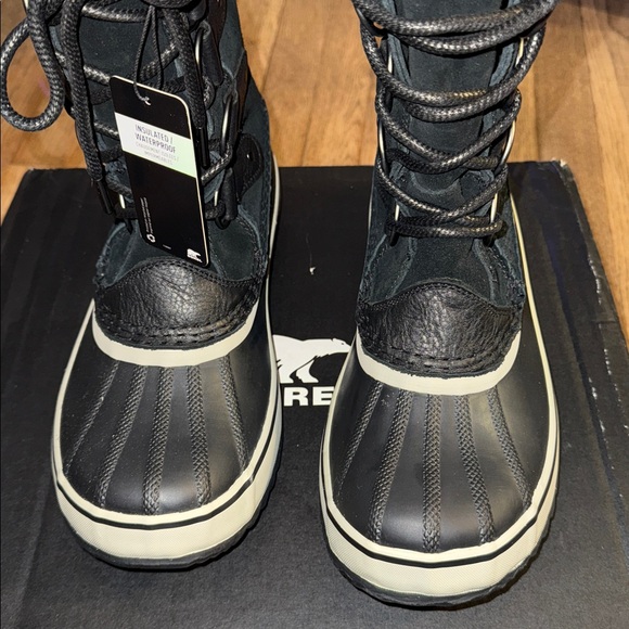 Sorel Black and Gray Winter Boots - Picture 9 of 17